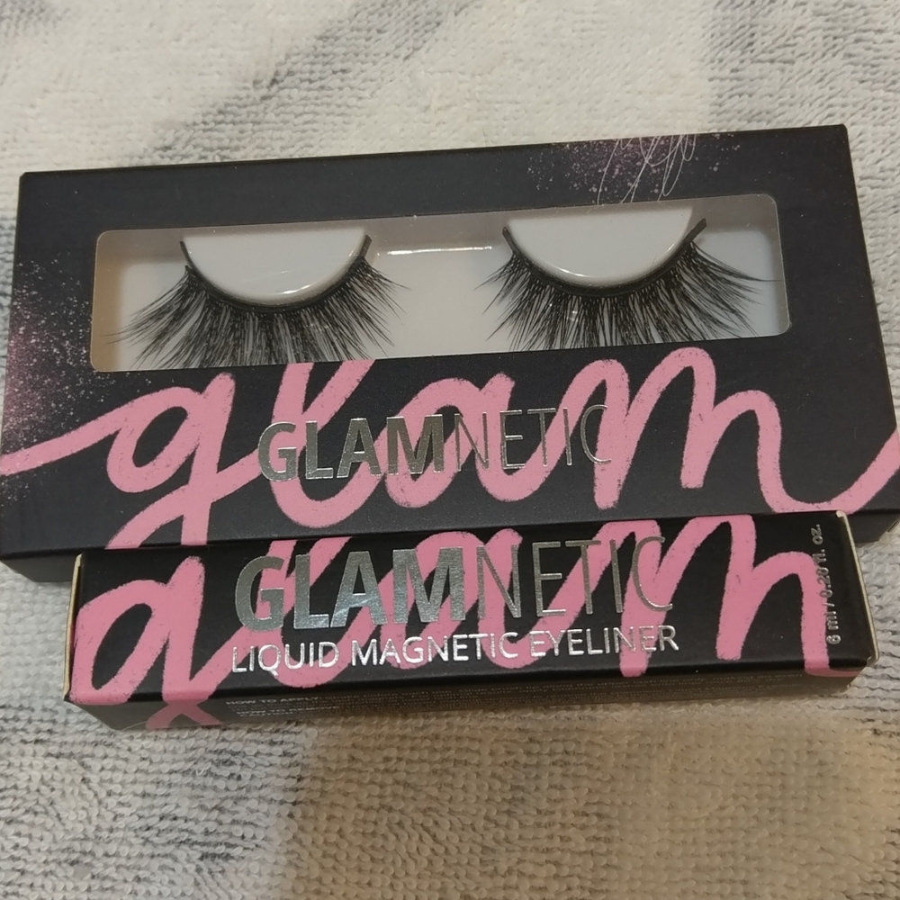 Glamnetic lashes and glue set